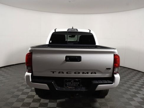 Used 2019 Toyota Tacoma TRD Off-Road AWD/4WD image 5