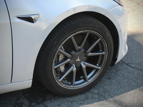 Used 2020 Tesla Model 3 Standard Range RWD image 21