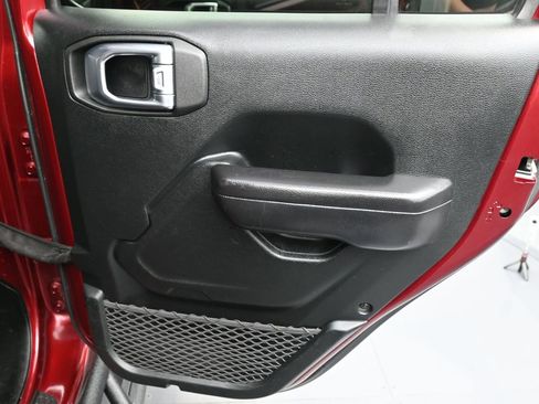 Used 2021 Jeep Wrangler Unlimited Islander image 12