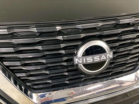 Used 2023 Nissan Rogue SV image 28