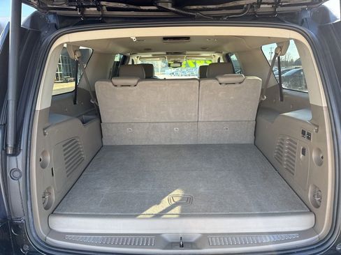 Used 2020 GMC Yukon XL SLT w/ Premium Edition image 6