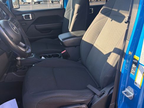 Used 2022 Jeep Wrangler Unlimited Sport image 9