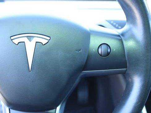 Used 2018 Tesla Model 3 Long Range RWD image 15
