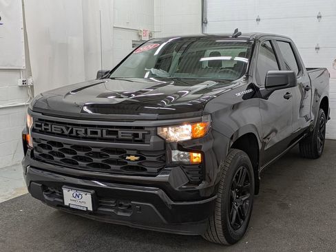 Used 2024 Chevrolet Silverado 1500 Custom AWD/4WD image 1