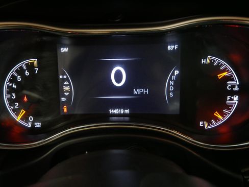 Used 2014 Jeep Grand Cherokee Limited w/ Luxury Group II AWD/4WD image 21