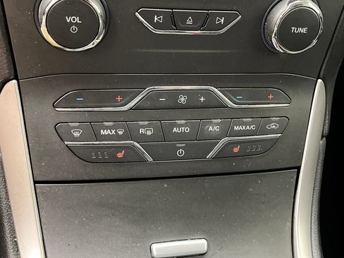 Used 2018 Ford Edge SEL w/ Equipment Group 201A image 21