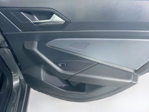 Used 2025 Volkswagen Jetta SE FWD image 28