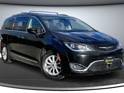 Used 2018 Chrysler Pacifica Touring-L Plus w/ Advanced Safetytec Group