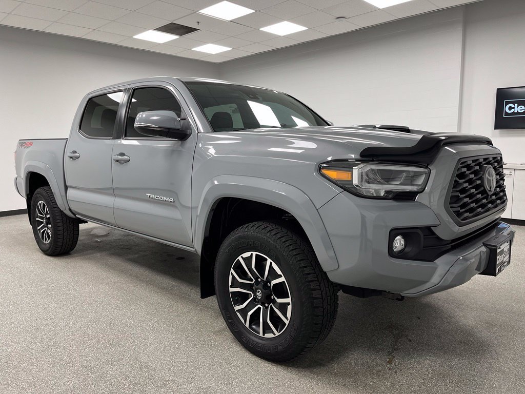 Used 2020 Toyota Tacoma TRD Sport w/ TRD Premium Sport Package AWD/4WD image 2