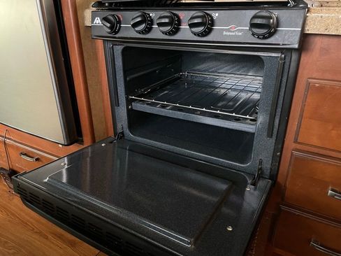 Used 2013 Ford E-450 and Econoline 450 Super Duty w/ Motorhome Prep Pkg image 58