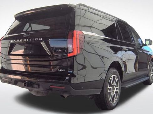 Used 2025 Ford Expedition Max Active image 5