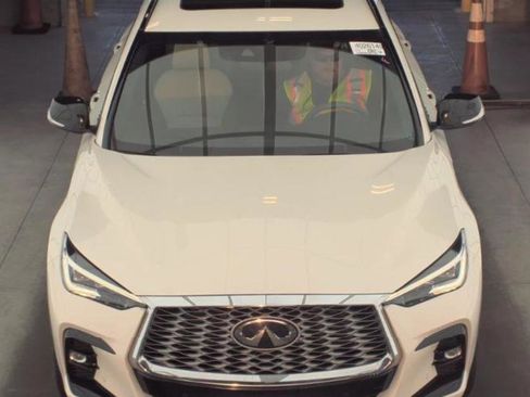 Used 2023 Nissan Pathfinder SL w/ Black Appearance Package image 2