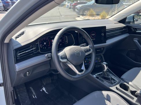 Used 2026 Volkswagen Jetta SEL FWD image 28