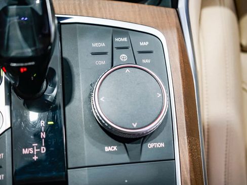 Used 2020 BMW 330i Sedan w/ Convenience Package image 23