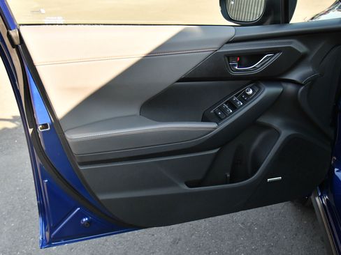 Used 2024 Subaru Crosstrek 2.5i Limited w/ Crosstrek Mirror Package image 14