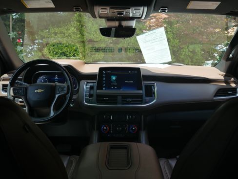 Used 2023 Chevrolet Suburban High Country w/ Max Trailering Package AWD/4WD image 9
