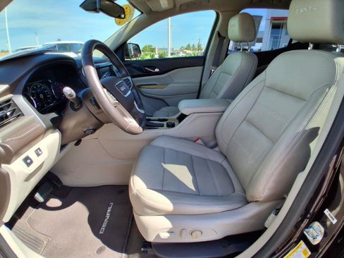 Used 2017 GMC Acadia Denali w/ Technology Package FWD image 14