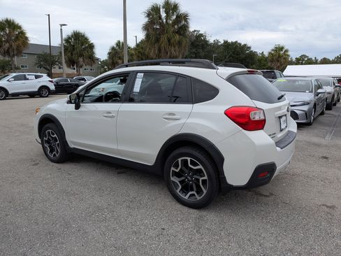 Used 2017 Subaru Crosstrek 2.0i Premium w/ Moonroof Package AWD/4WD image 6
