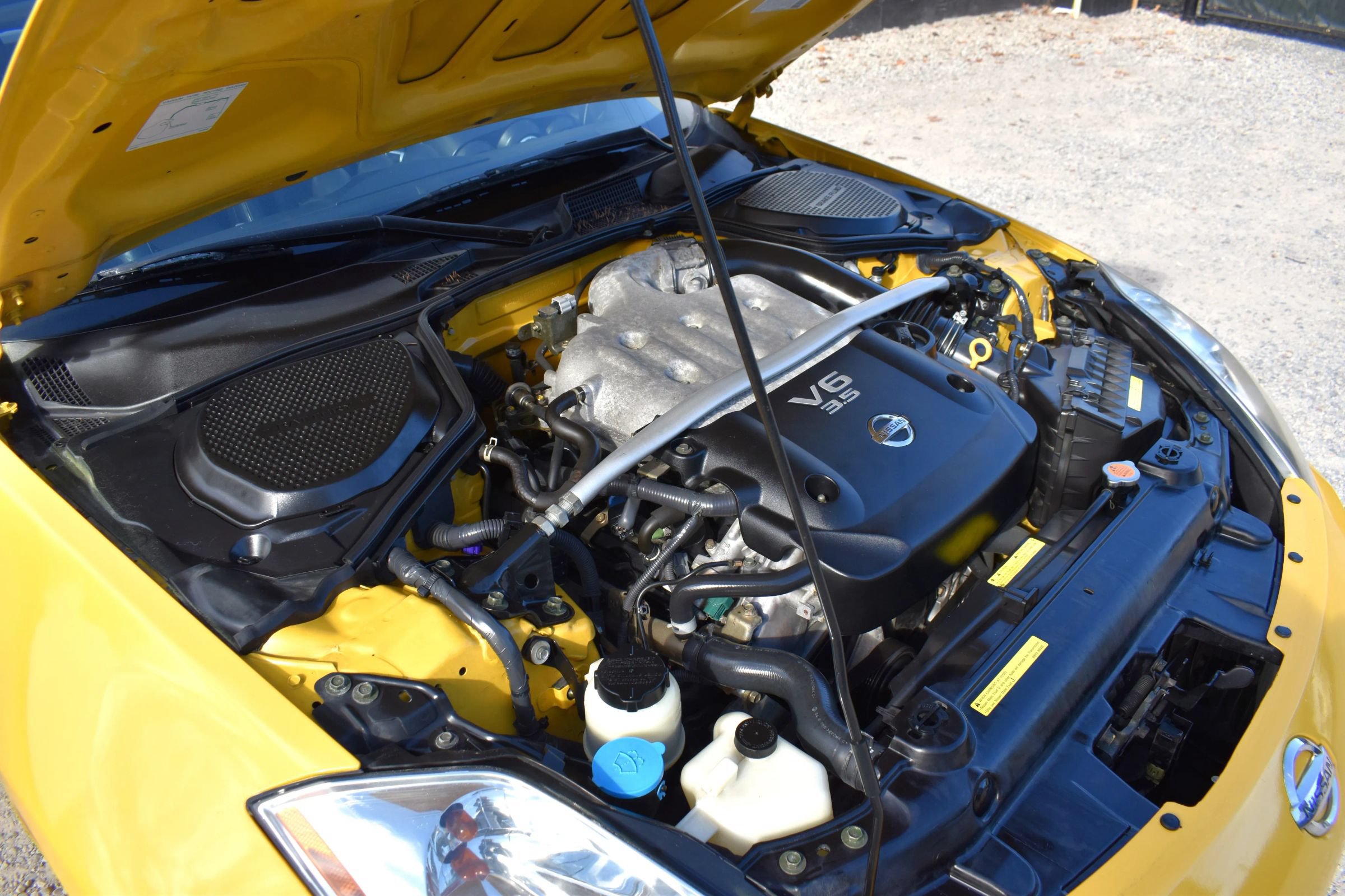 Used 2005 Nissan 350Z Touring w/ (N93) Cargo Convenience Pkg RWD image 34