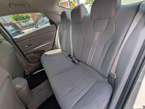 Used 2023 Hyundai Elantra SEL w/ Cargo Package FWD image 18