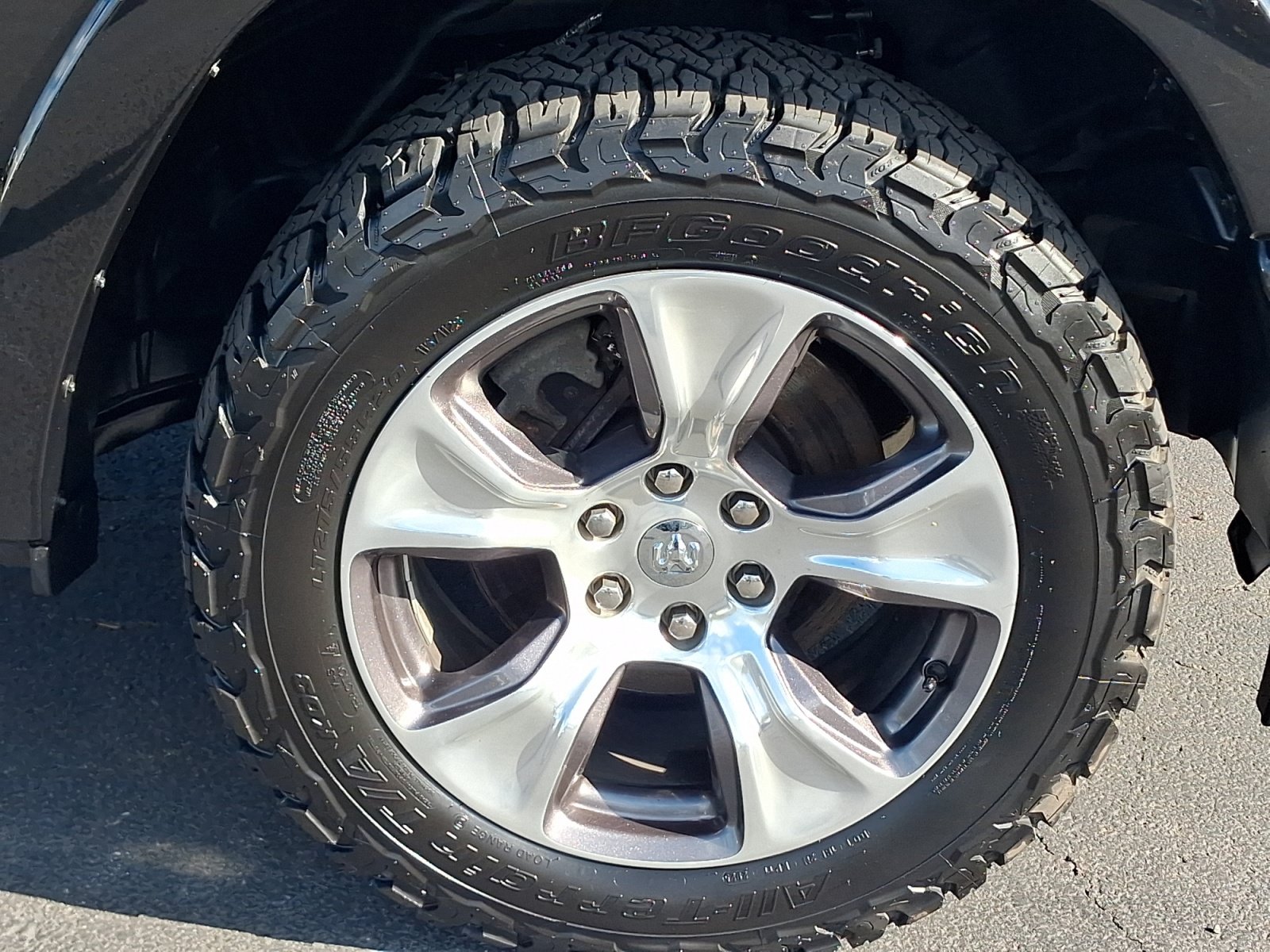 Used 2021 RAM 1500 Laramie w/ Sport Appearance Package AWD/4WD image 8