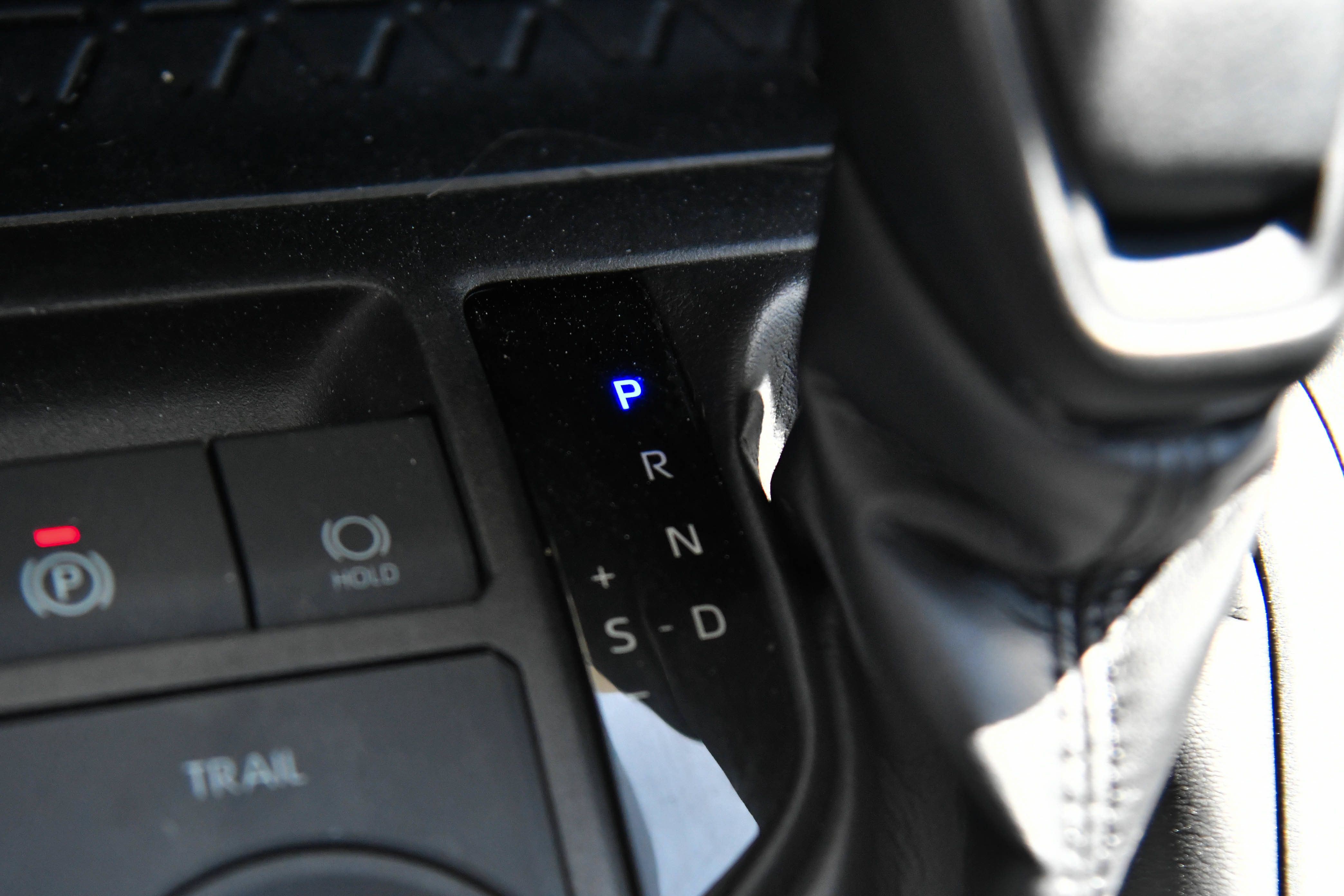 Used 2024 Toyota RAV4 LE AWD/4WD image 27