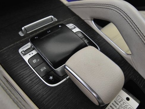 Used 2020 Mercedes-Benz GLE 350 4MATIC image 23