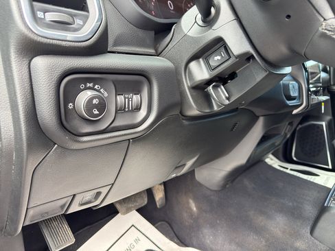 Used 2026 RAM 2500 Laramie AWD/4WD image 10