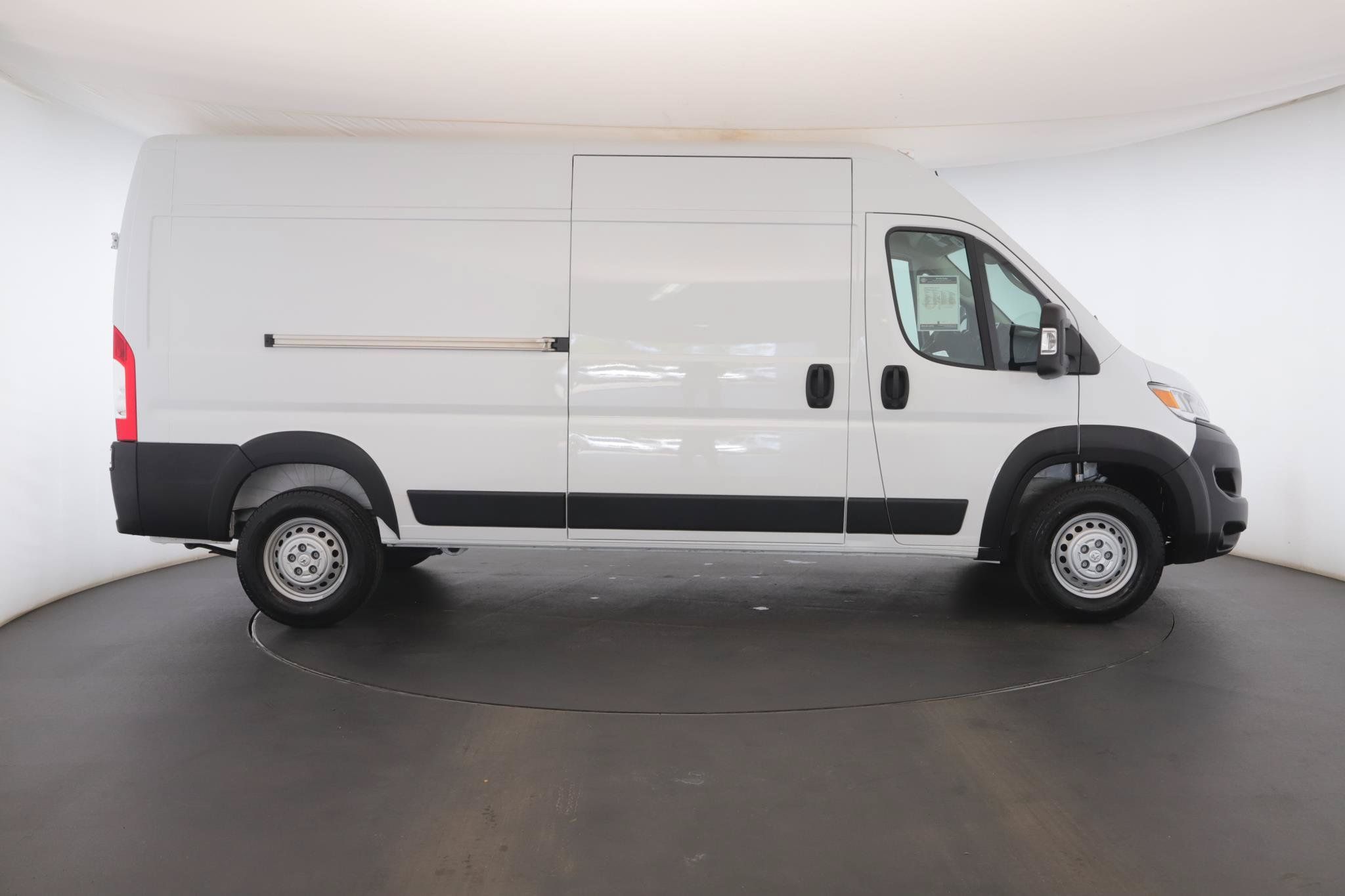 Used 2026 RAM ProMaster 2500 w/ Convenience Group FWD image 18