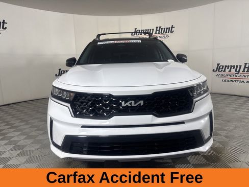 Used 2023 Kia Sorento S w/ Panoramic Sunroof Package FWD image 3
