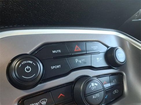 Used 2022 Dodge Challenger GT image 13