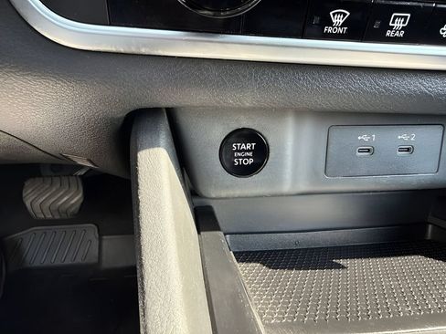 Used 2025 Nissan Rogue SV AWD/4WD image 11