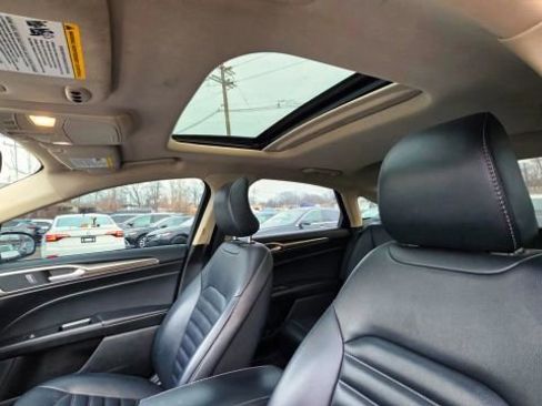 Used 2019 Ford Fusion SEL image 10