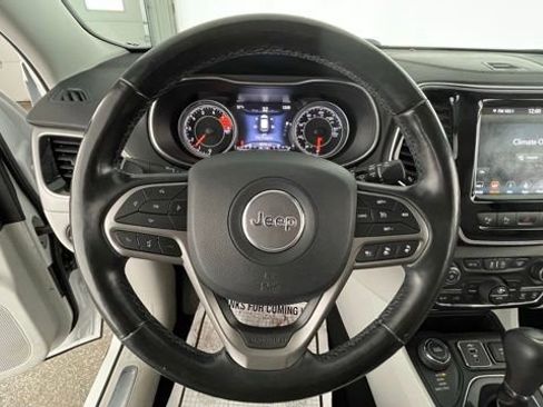 Used 2020 Jeep Cherokee Limited w/ Technology Group image 38