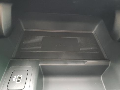 New 2026 Land Rover Range Rover Velar Dynamic SE image 22