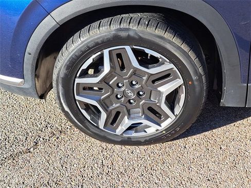 Used 2023 Hyundai Santa Fe Limited image 9