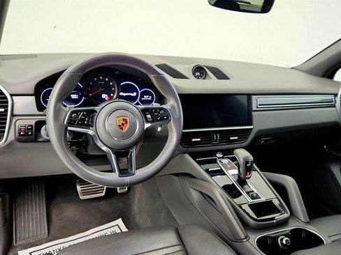 Used 2019 Porsche Cayenne S w/ Premium Plus Package AWD/4WD image 13