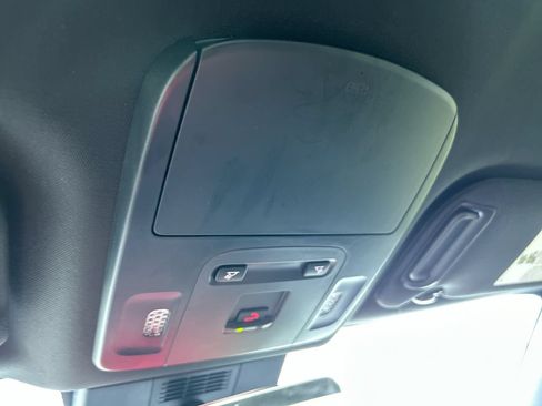 Used 2025 Toyota Camry SE FWD image 28