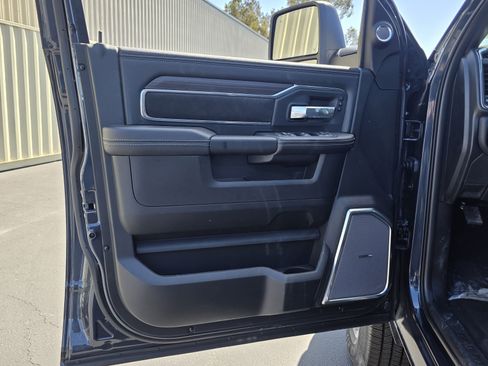 New 2026 RAM 2500 Laramie AWD/4WD image 5