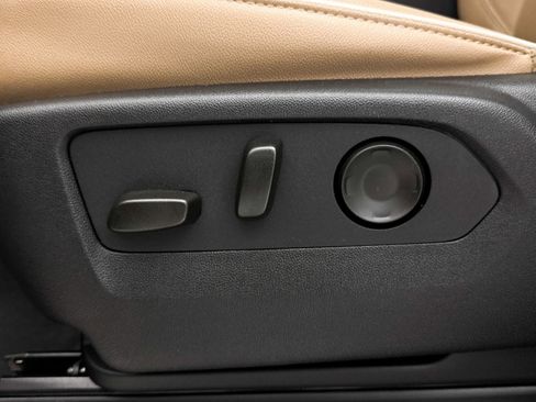 Used 2023 Chevrolet Tahoe Premier w/ Advanced Technology Package image 31