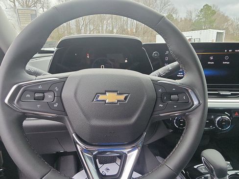 New 2026 Chevrolet Trax LT w/ Driver Confidence Package image 15