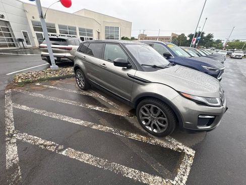 Used 2018 Land Rover Range Rover Evoque SE AWD/4WD image 5