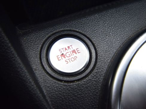 Used 2014 Volkswagen Beetle TDI image 32