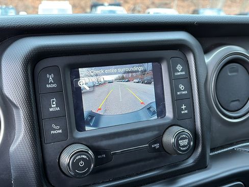 Certified 2021 Jeep Gladiator Sport w/ Trailer Tow Package image 18