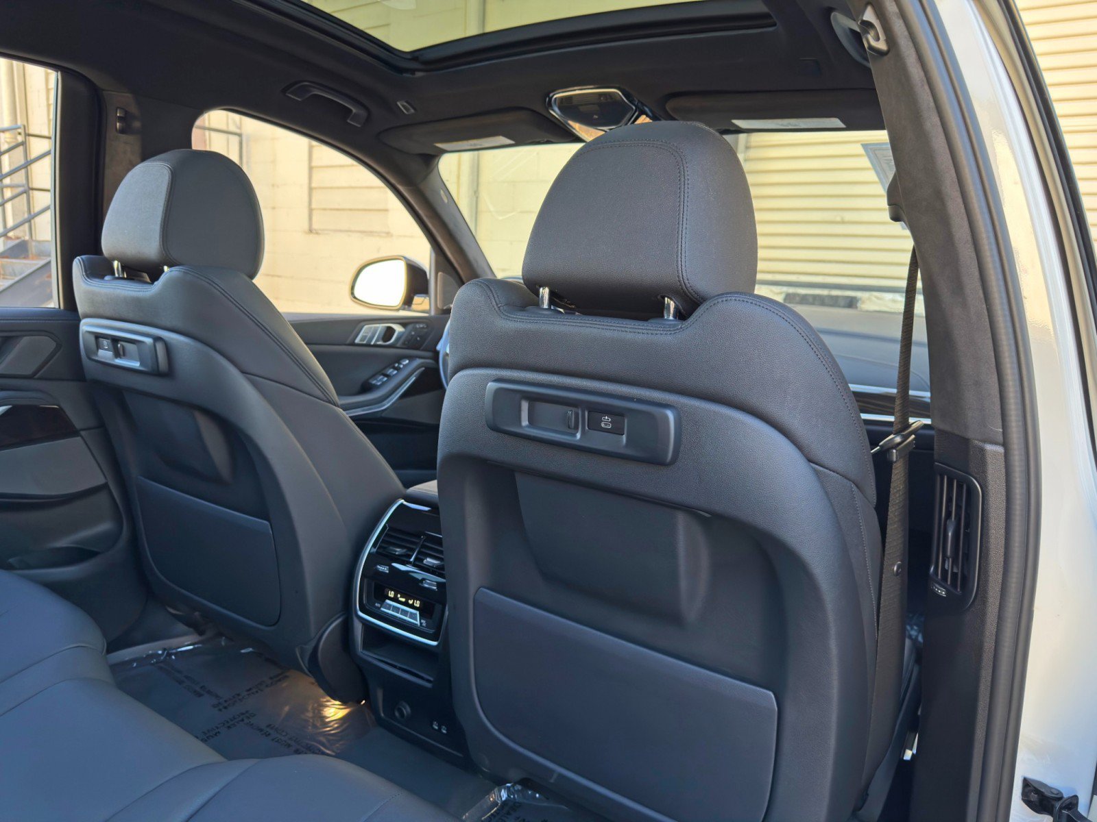 Used 2021 BMW X7 xDrive40i w/ Premium Package AWD/4WD image 42