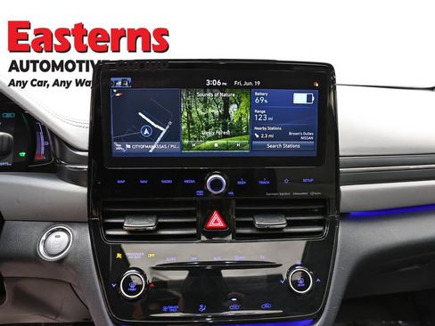 Used 2020 Hyundai Ioniq Limited FWD image 11