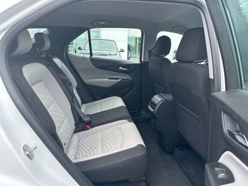Used 2019 Chevrolet Equinox LS FWD image 22