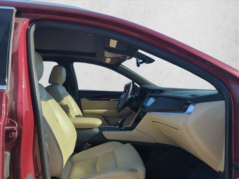 Used 2017 Cadillac XT5 Luxury image 15