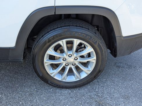 Certified 2021 Jeep Cherokee Latitude image 27