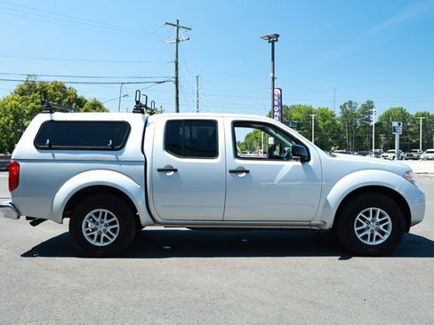 Used 2018 Nissan Frontier SV RWD image 4